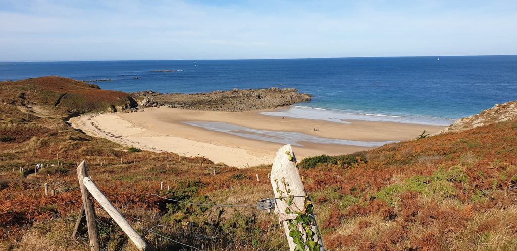 Plage des Côtes d'Amor proche des chambres d'hôtes de la Métairie à Plédéliac