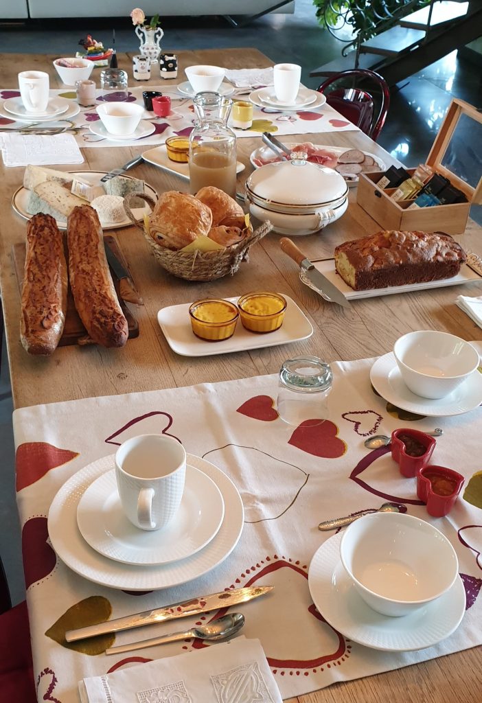 Petit déjeuner complet à la métairie plédéliac